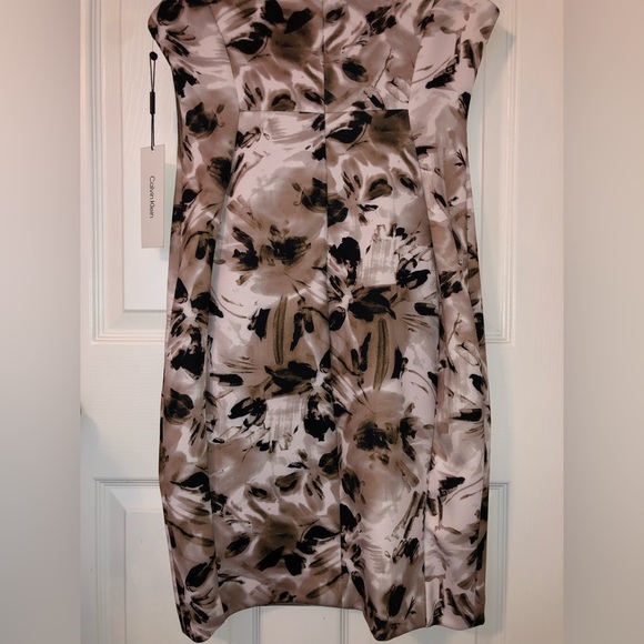 Calvin Klein dress (6) - Picture 7 of 8